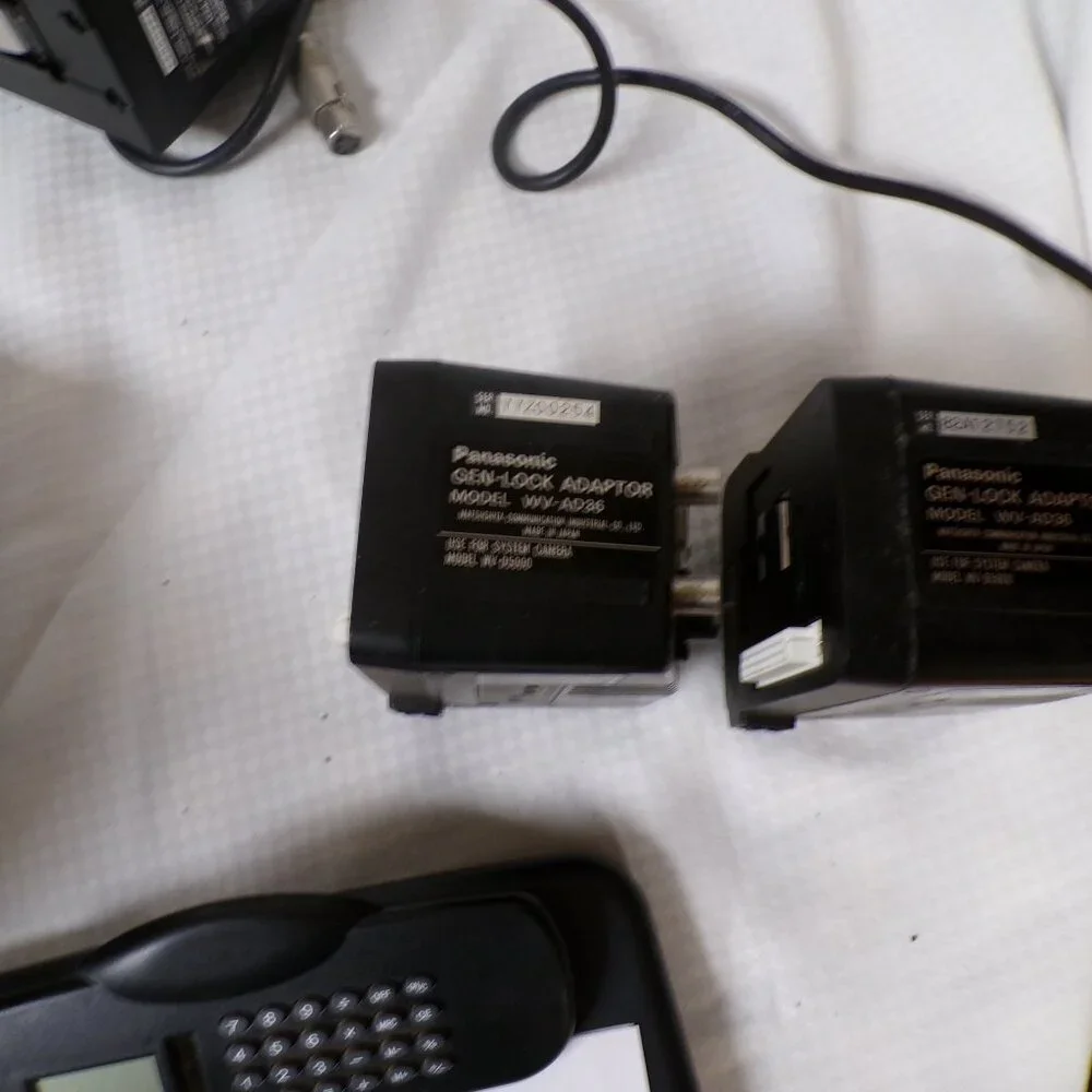 Genuine Panasonic Wv-ad36 Gen-Lock x2
